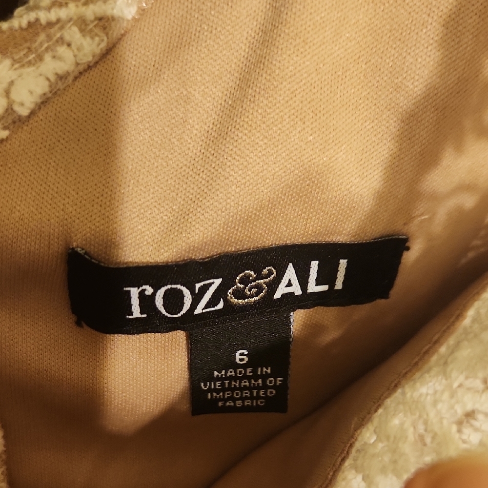 Roz & Ali Cream Lace Sheath Dress with Cap Sleeves - Picture 2 of 5